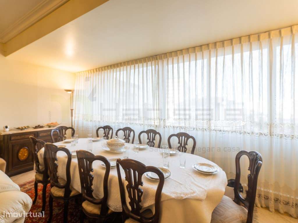 T4 com parqueamento e arrecadação a 2 min. do metro do Lumiar-10