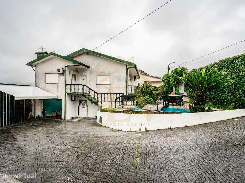 Moradia Bi-Familiar T5 | Vizela-0