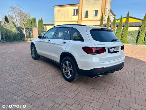 Mercedes-Benz GLC 300 4Matic 9G-TRONIC AMG Line Plus - 11