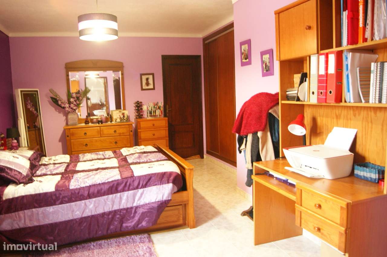 Moradia com 4 assoalhadas em ótimo estado.-25