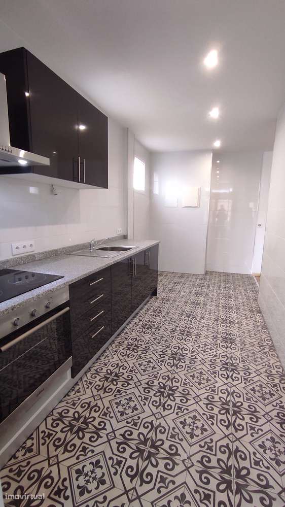 Bonito T2 na Costa Cabral - Grande imagem: 4/14