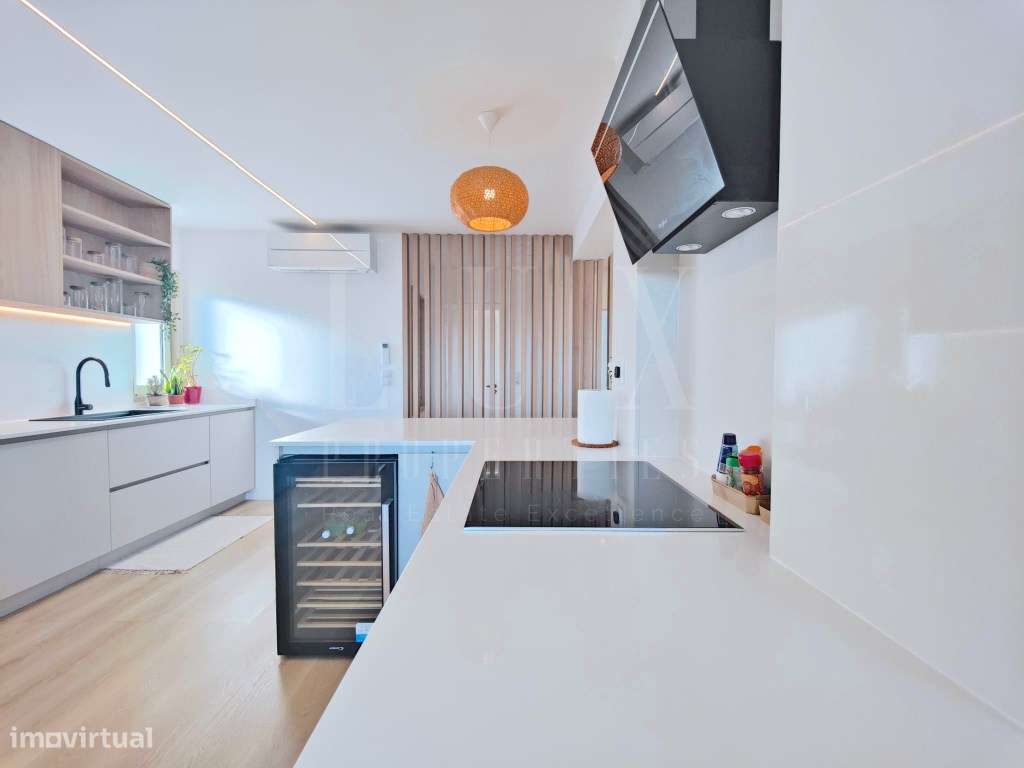 PENTHOUSE T5 DE LUXO COM VISTA FRONTAL DE MAR NO CENTRO DO ESTORIL-17