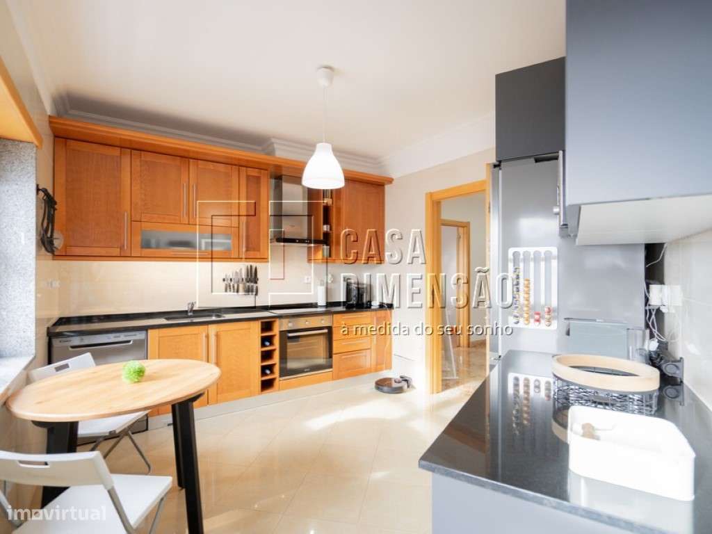 Apartamento de tipologia T2 na Serra de Carnaxide, como NOVO!!-23