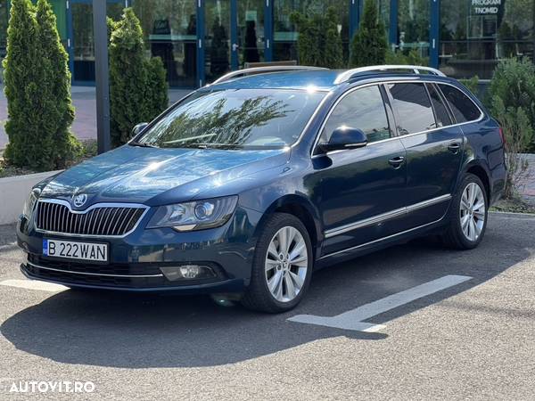 Skoda Superb Combi 2.0 TDI 4X4 Elegance - 6