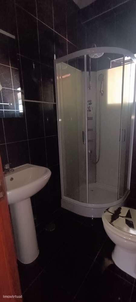 Moradia V5 com logradouro e 10 boxes para cavalos-31