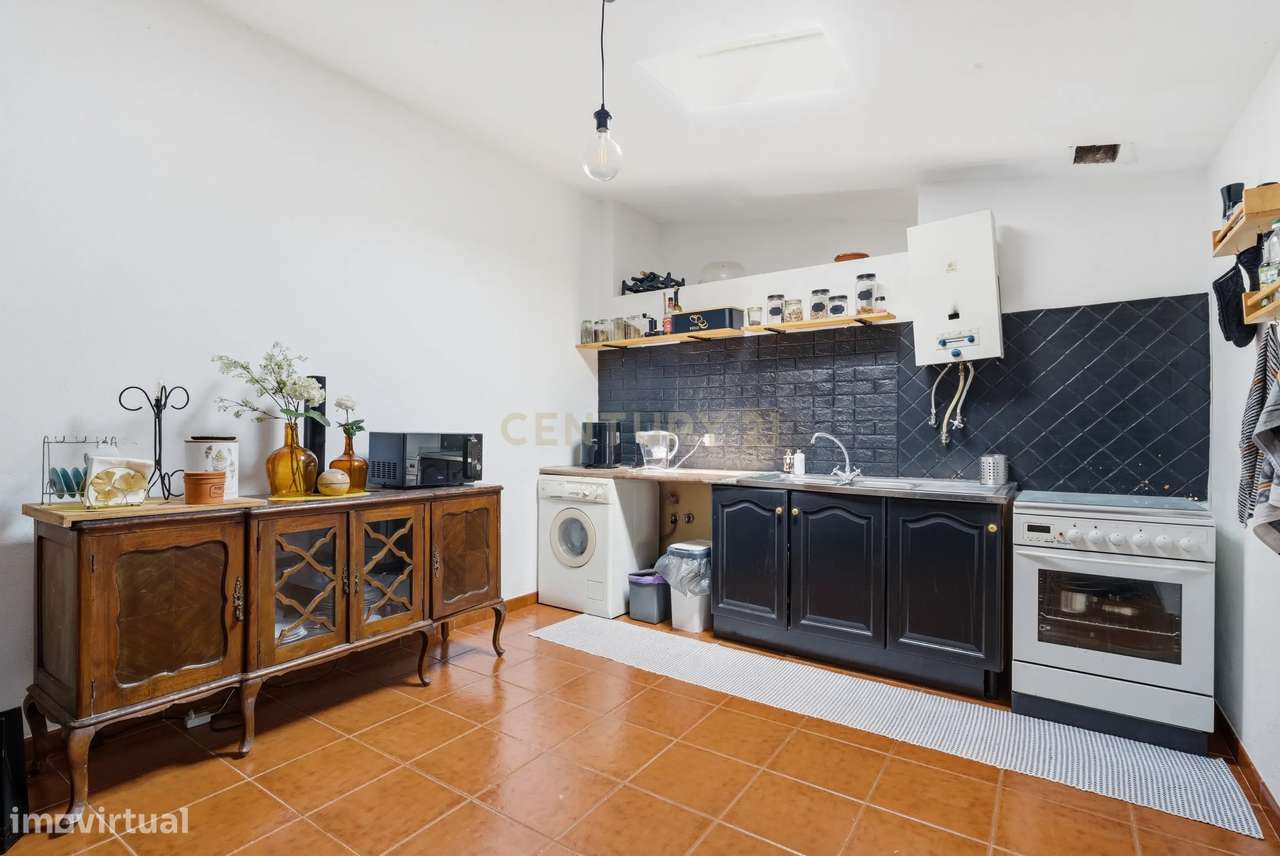 Moradia T2 com 2 salas e Pátio – Loubagueira, Torres Vedras-18