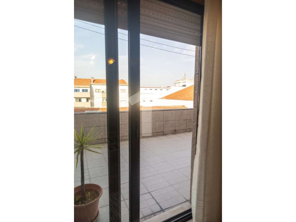 T1 com Terraço Privativo no Coração do Porto-16