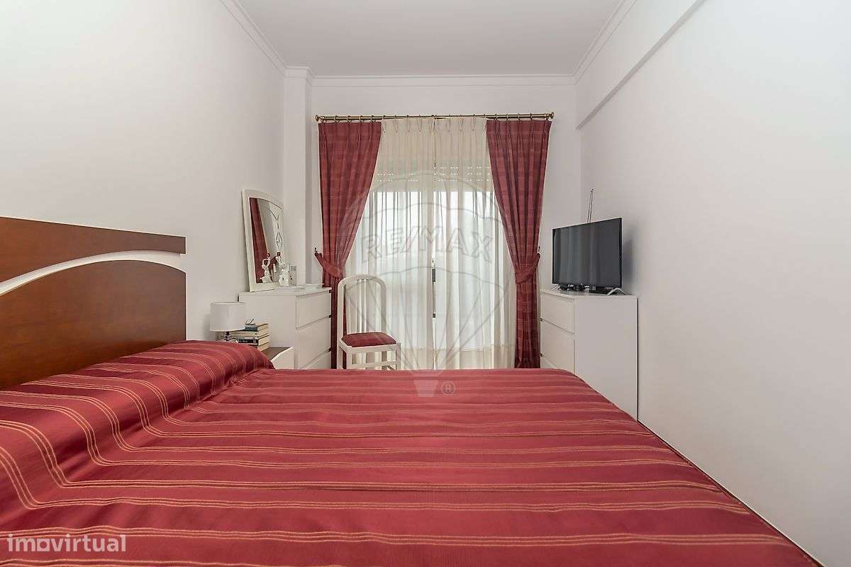 T2 Semi-Remodelado na Torre da Marinha-15