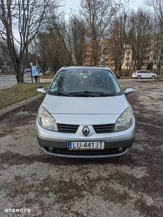 Renault Grand Scenic - 1