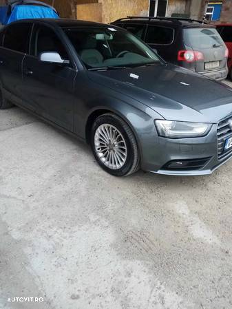 Audi A4 2.0 TDI DPF quattro S tronic Attraction - 6