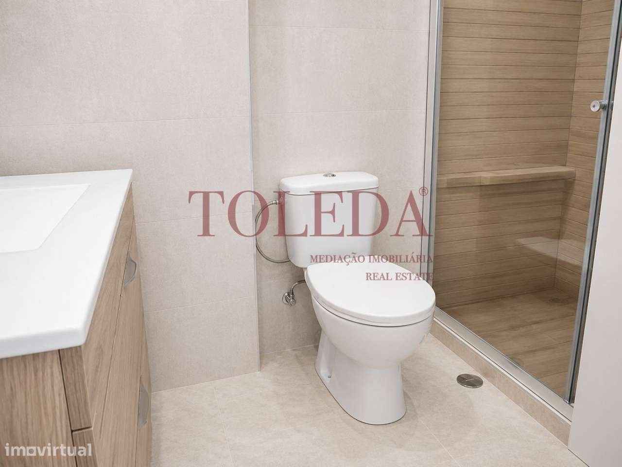 Moradia Isolada T5 com lote de 850m2-16