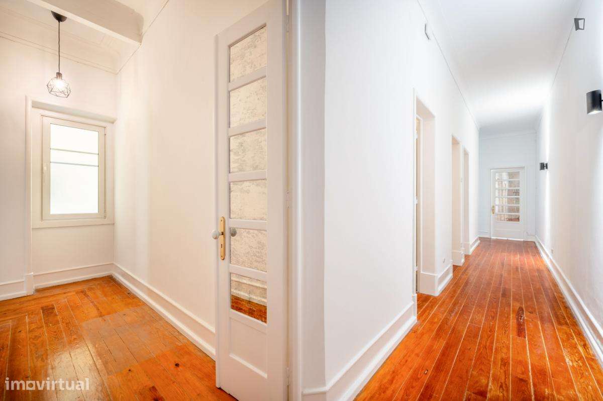 Quarto - localizado em Marquês de Pombal Lisbon - Grande imagem: 3/7