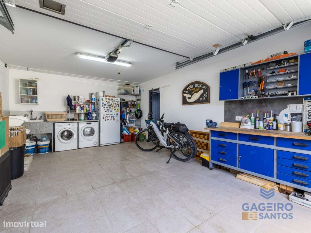 Moradia Térrea T3 Contemporânea com Piscina-38