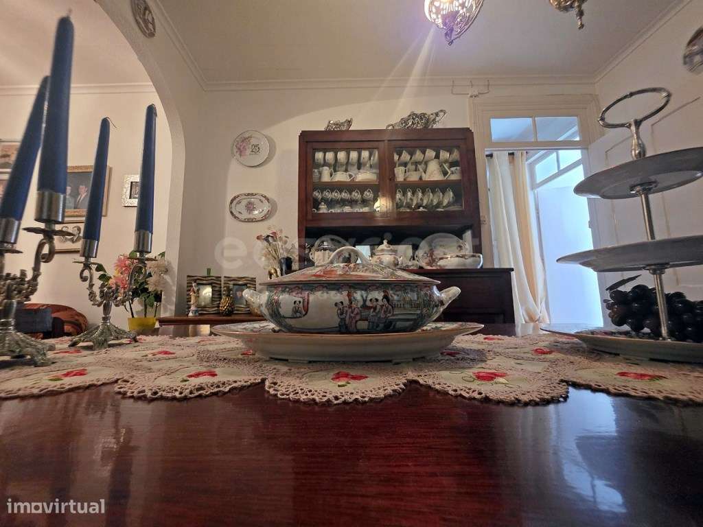 Moradia T3 nas Lajes do Pico com garagem e terraço com vista mar-10