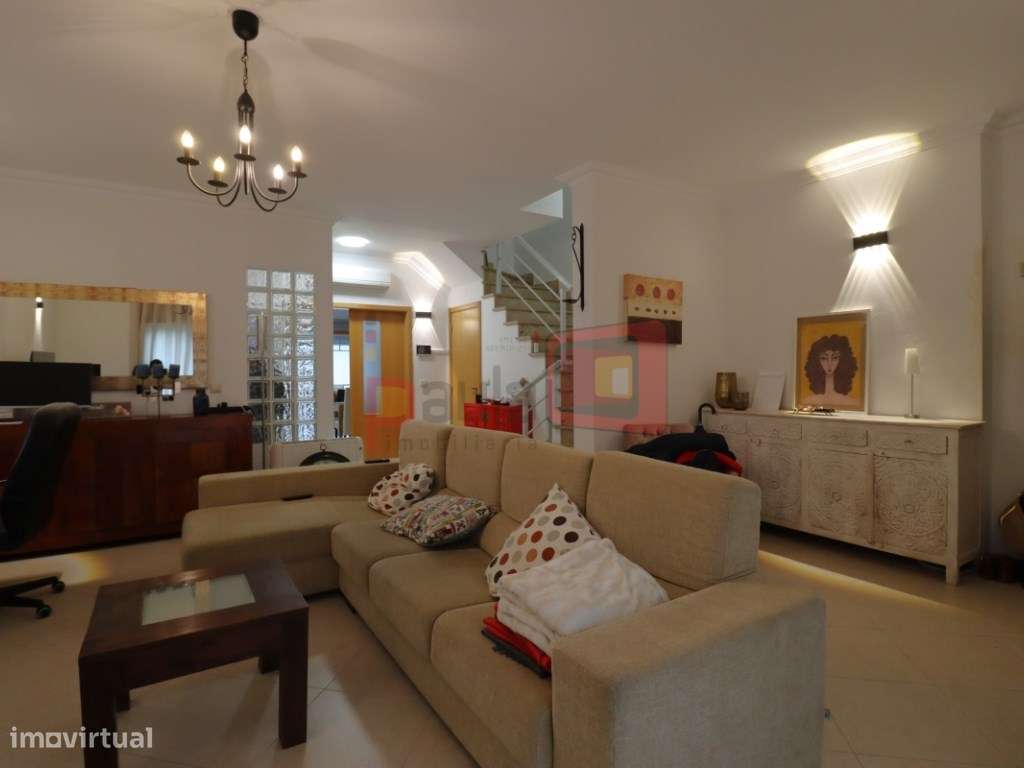 MORADIA GEMINADA T2 + 2 - SÃO FRANCISCO - Grande imagem: 2/45