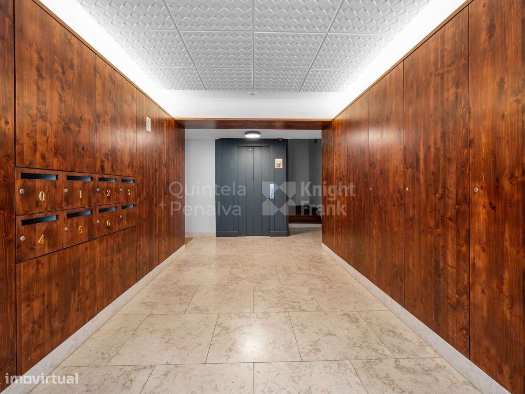 Apartamento T4 com terraço privativo nas Avenidas novas, Lisboa-26