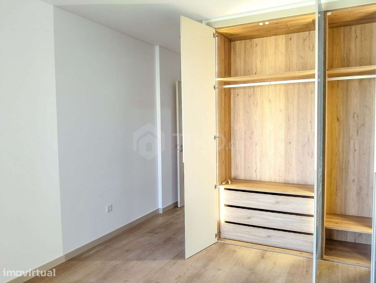 Apartamento T3 + 1 DUPLEX  com garagem/BOX  e arrumos à venda em Monti-6