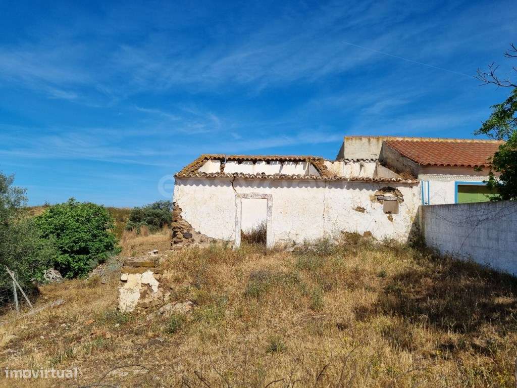 Terreno Misto com Ruína e Vista Panorâmica - Grande imagem: 4/9