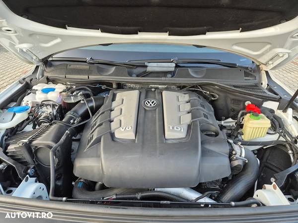 Volkswagen Touareg 3.0 V6 TDI 4Motion DPF Automatik R-Line - 33