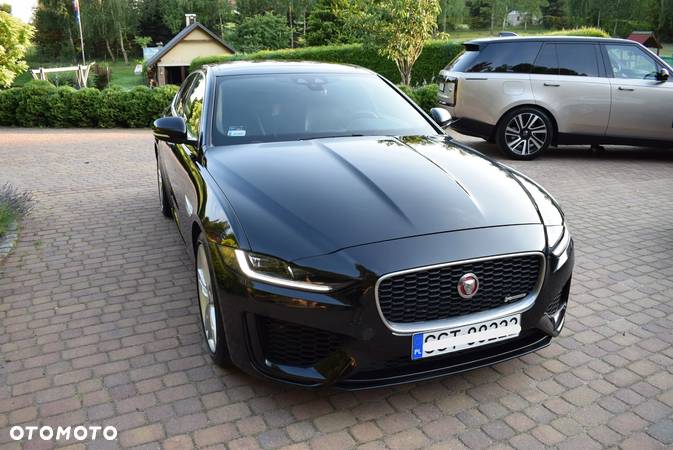 Jaguar XE 2.0 P250 R-Dynamic S - 1