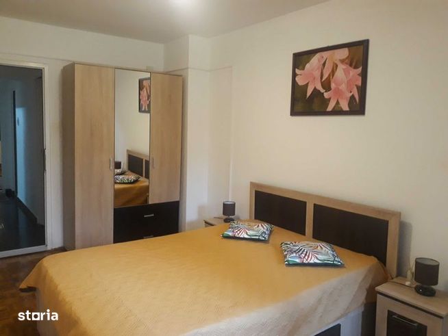 Ofer pentru inchiriat apartament 3 camere