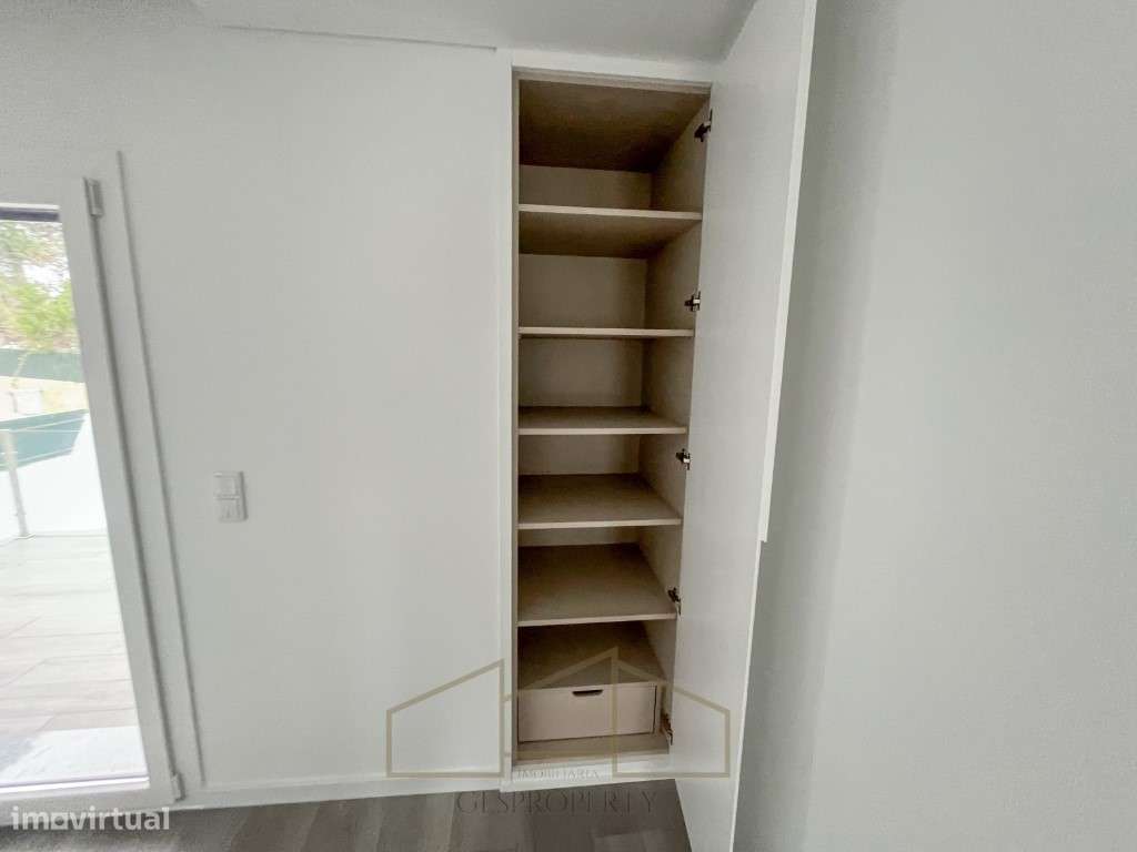 Moradia T4 Isolada Sobreda-22