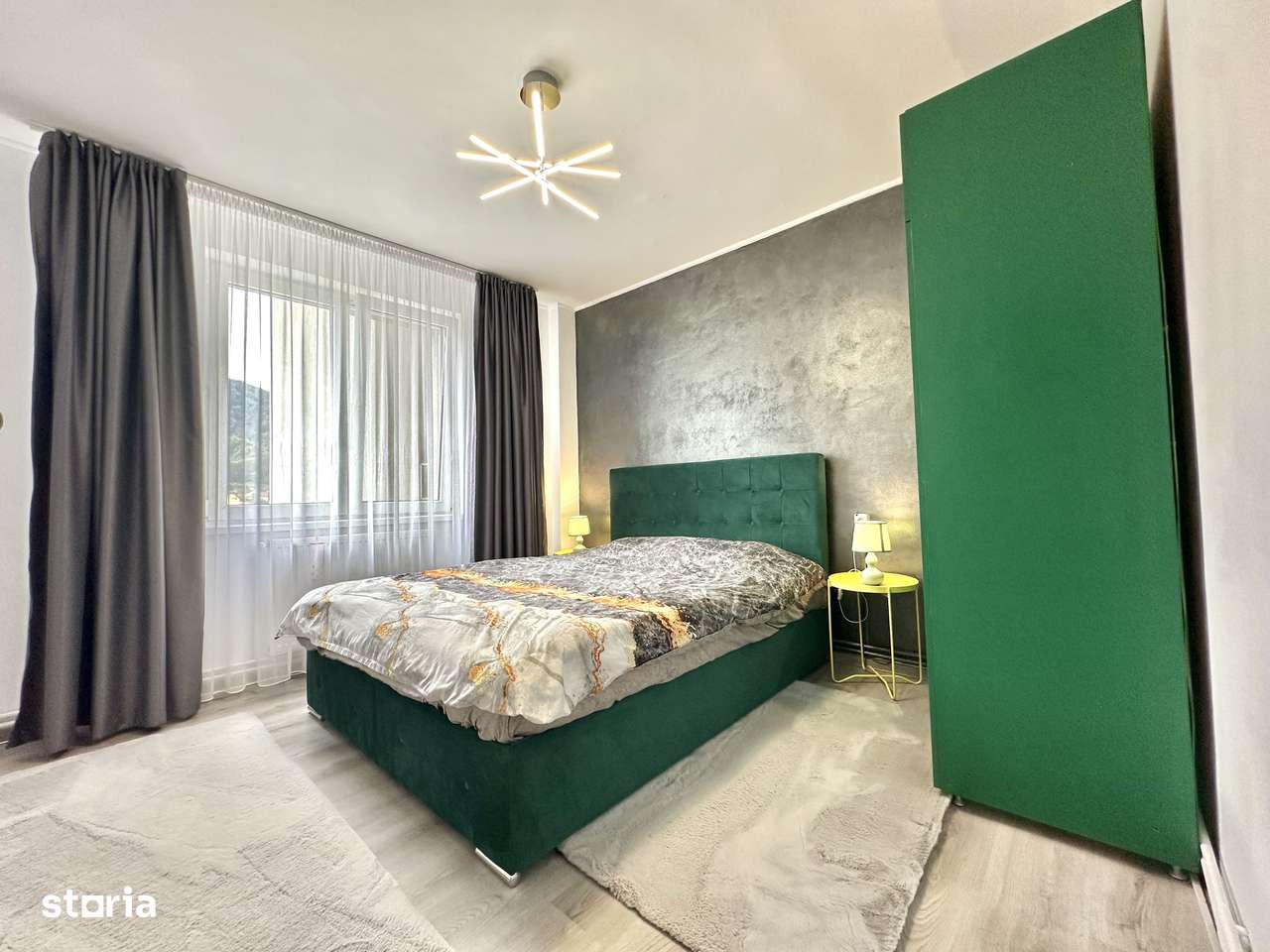 Vânzare apartament 3 camere mobilat,  parcare inclusă , Cartier Noua-0