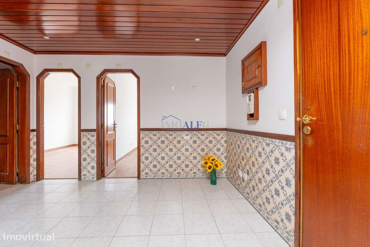 Apartamento T3 no centro de Vialonga com elevador-6