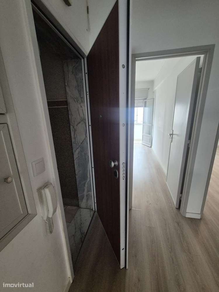 Apartamento T2   - Avenida Bombeiros Voluntários - Agualva - Grande imagem: 5/15