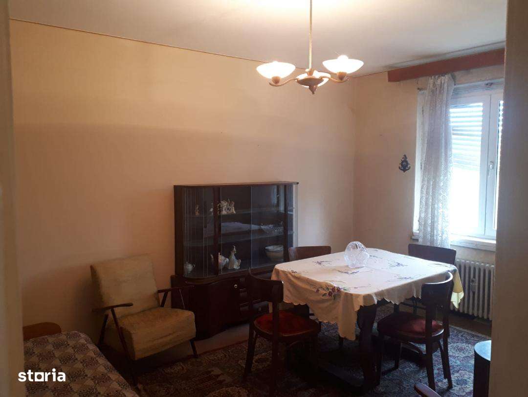 Apartament 2 camere Centru et3/4 ,simplu 54 000 euro neg-0