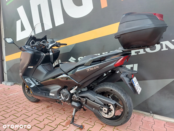 Yamaha Tmax - 12