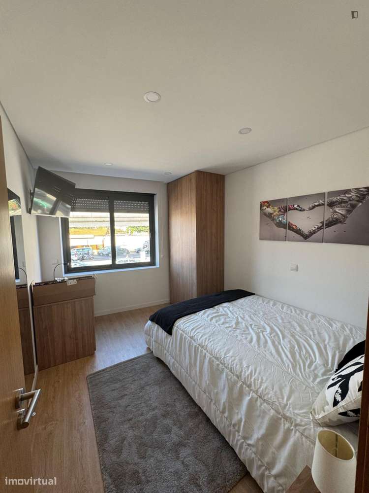 Quarto - localizado em Paranhos Porto - Grande imagem: 5/10