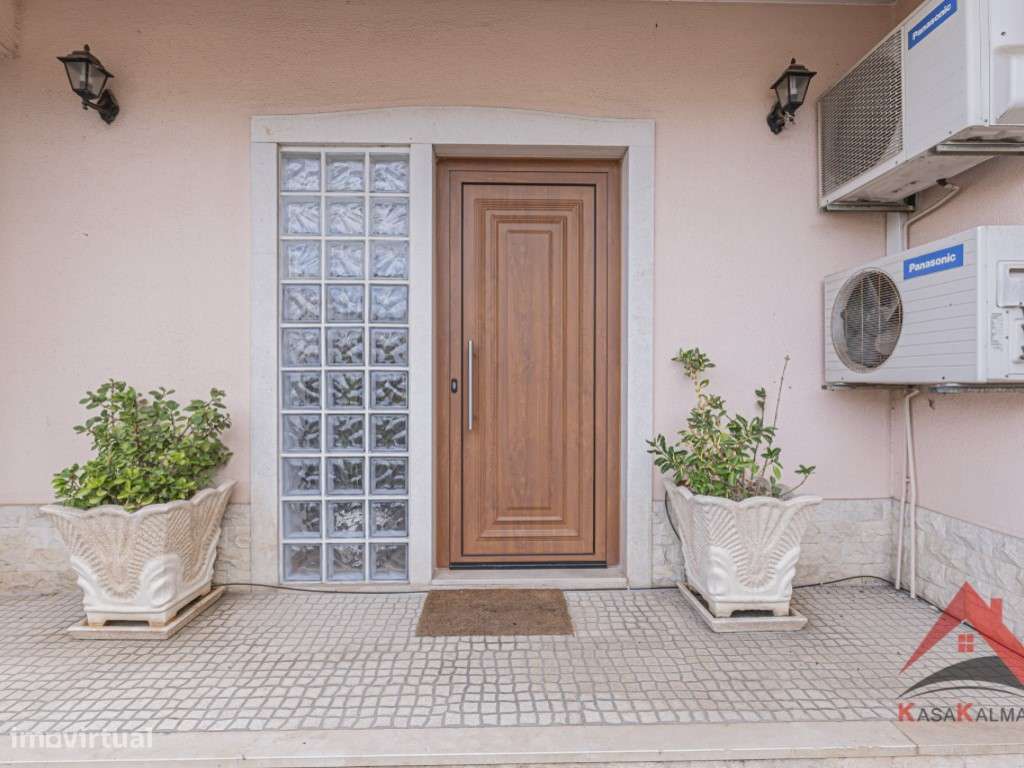 Moradia Isolada T4 com Aproveitamento de Sótão - Quinta do Conde-35