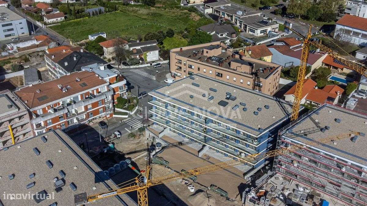 Apartamento T3 Novo c/ Lugar de Garagem Duplo na Madalena-24