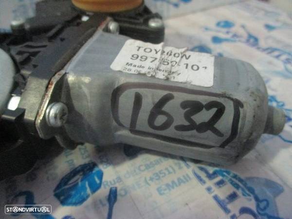 Motor Elevador Vidro 698100F010 99725010 TOYOTA COROLLA VERSO 2005 FD TOYOTA COROLLA 2 VERSO FASE 2 2007 2.2 D4D 136CV 5P PRETO F DRT - 3