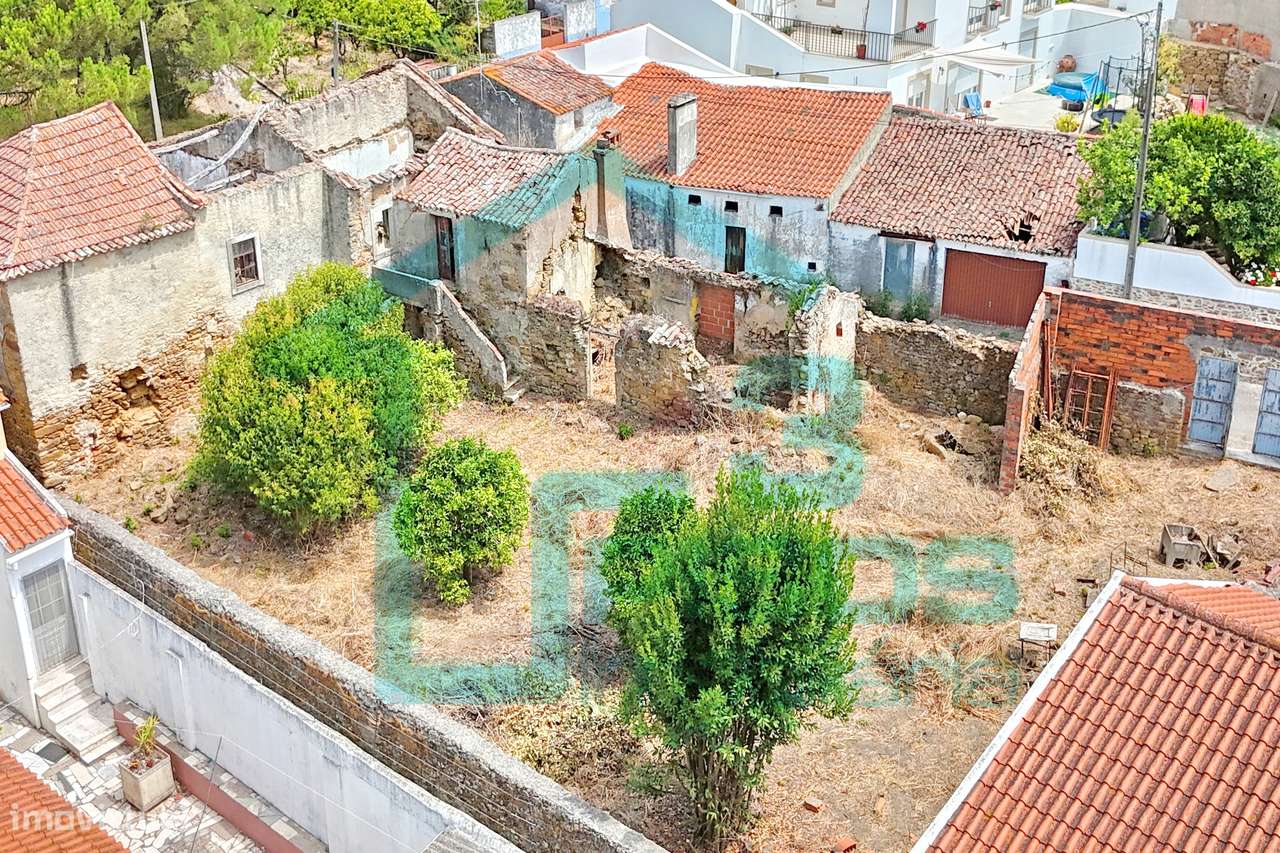 Moradia para recuperar 323 m², dois pisos, 25 minutos de Torres Vedras-35