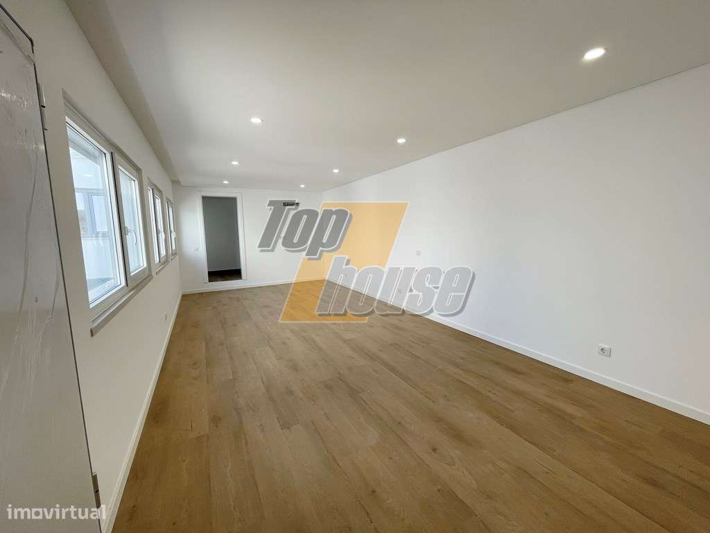 Moradia Geminada V4+1 com piscina - Santo António de Caparica - Pos... - Grande imagem: 5/40