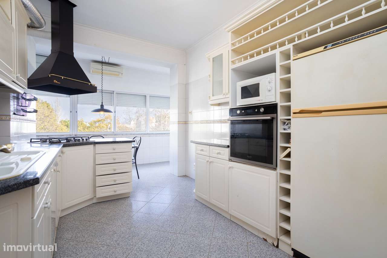 Apartamento T4 em Alfragide Sul - Grande imagem: 2/35