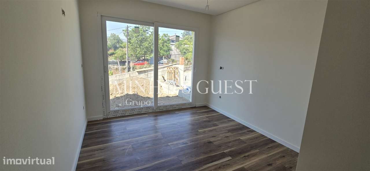 Moradia Individual V3 Nova c/ Piscina, Churrasqueira e Jardim em Espin-10