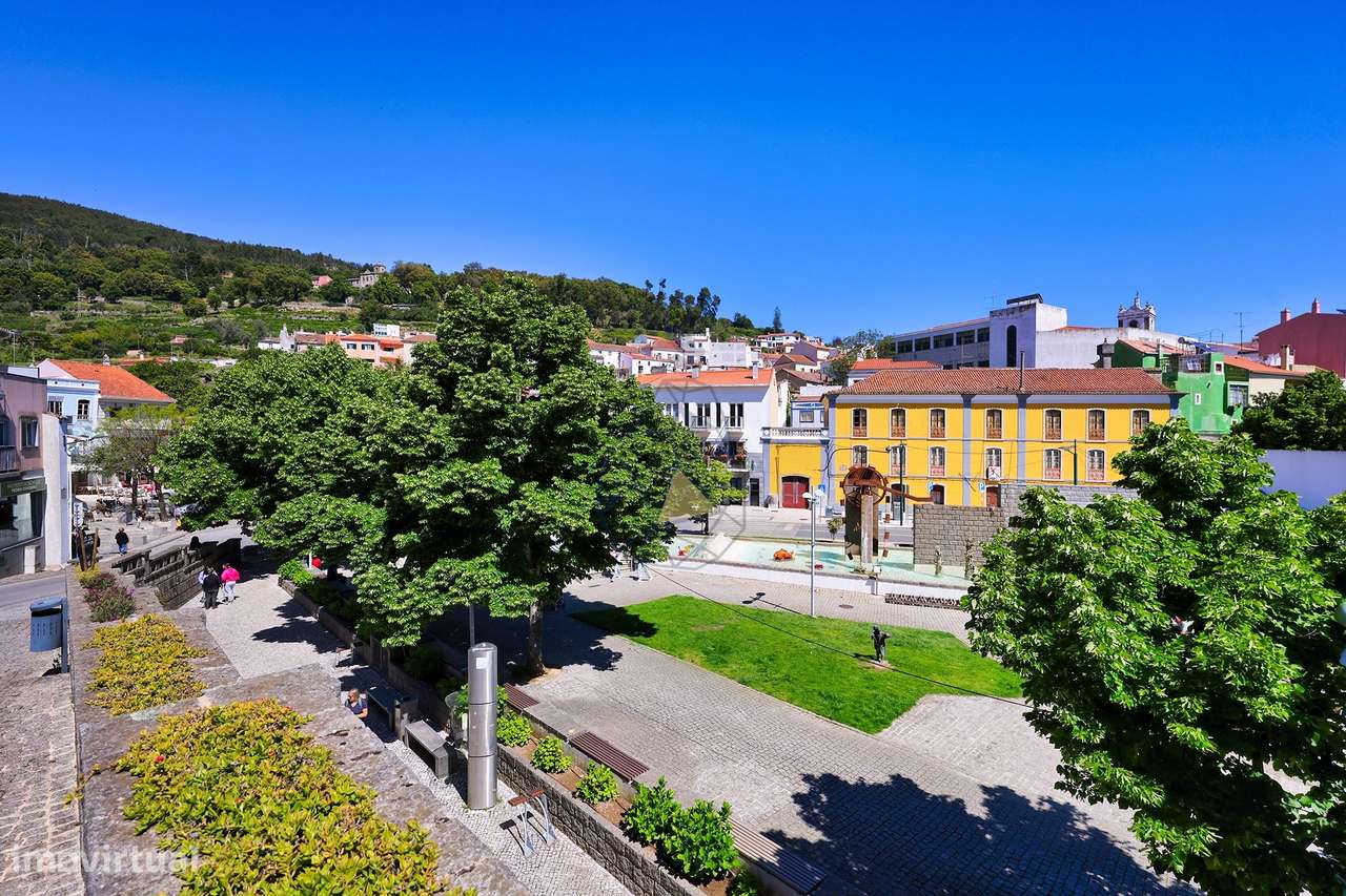 Edifício com Loja e Habitação, Charme, Investimento e Rendimento  no C-34