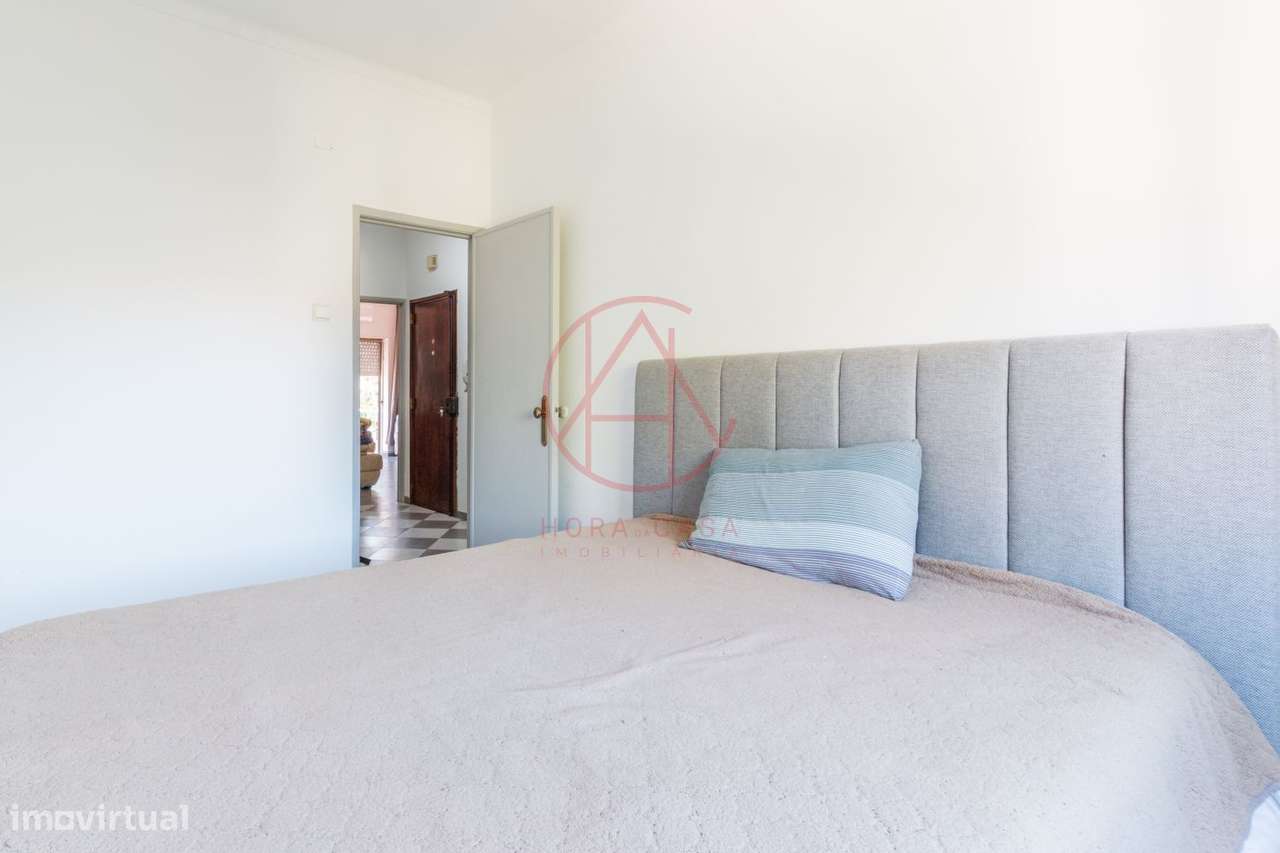 Oportunidade à Sua Porta: T2 na Avenida do Bocage!-9