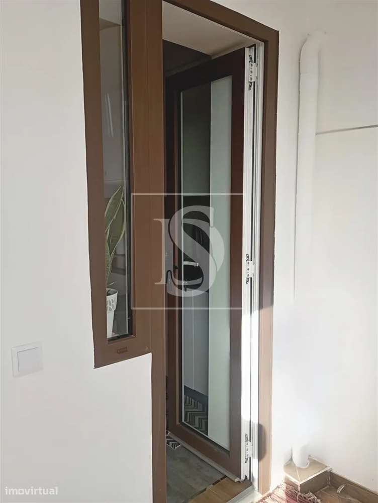 Apartamento T3, renovado, em Matosinhos-8