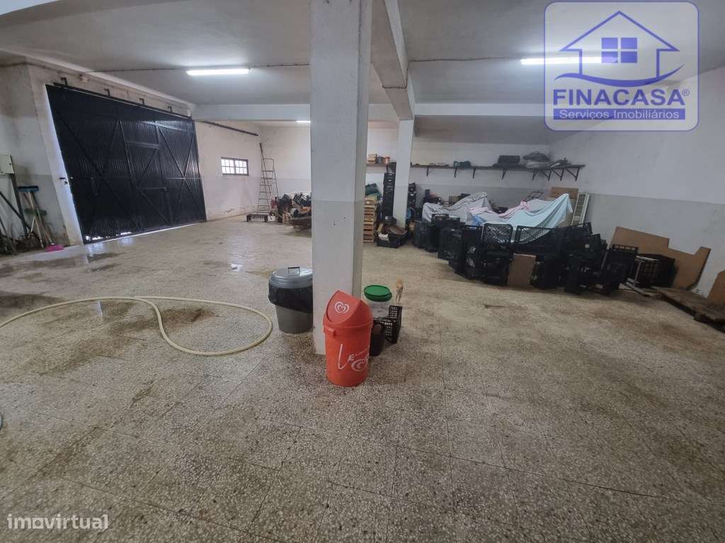 Moradia T4 isolada inserida em terreno com 5000m2 - Camarral (Palmela)-40