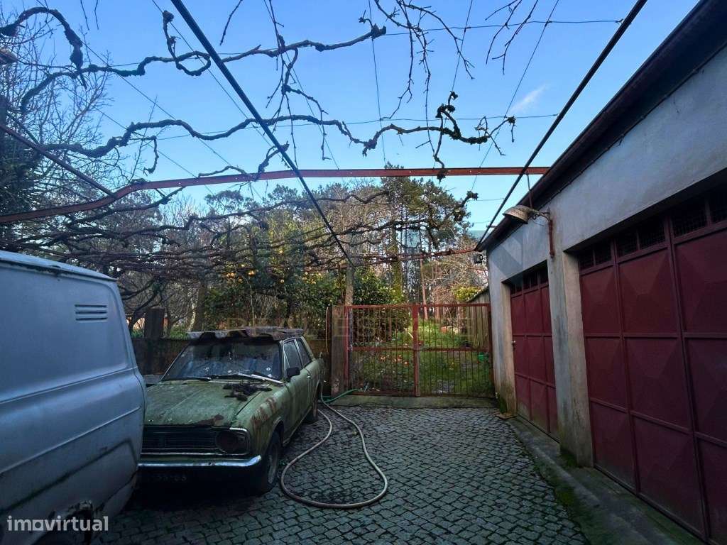 Moradia para Restaurar com 2.590 m² de Terreno, Privacidade e Excel...-11