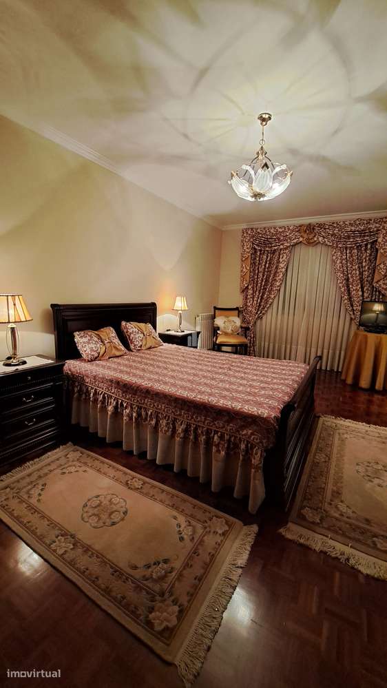 Moradia T6 Exclusiva com terreno de cerca 4.000 m² e Piscina Privada e-27