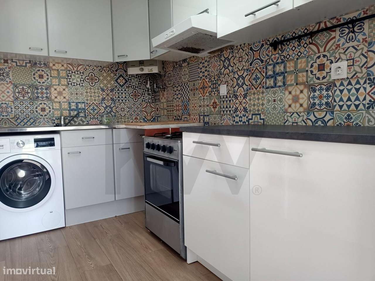 T2 com Varanda em Condomínio de referência no Beato.  Estacionamento e - Grande imagem: 5/16