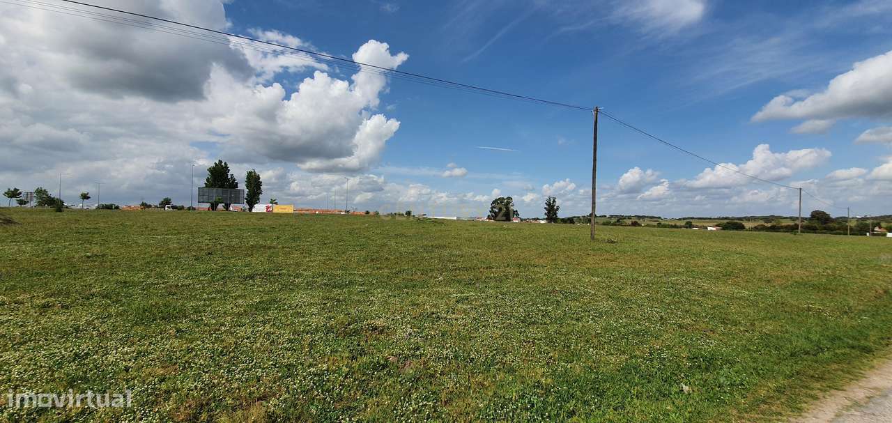Terreno para lotear localizado a 3min do centro histórico de Évora - Grande imagem: 4/11