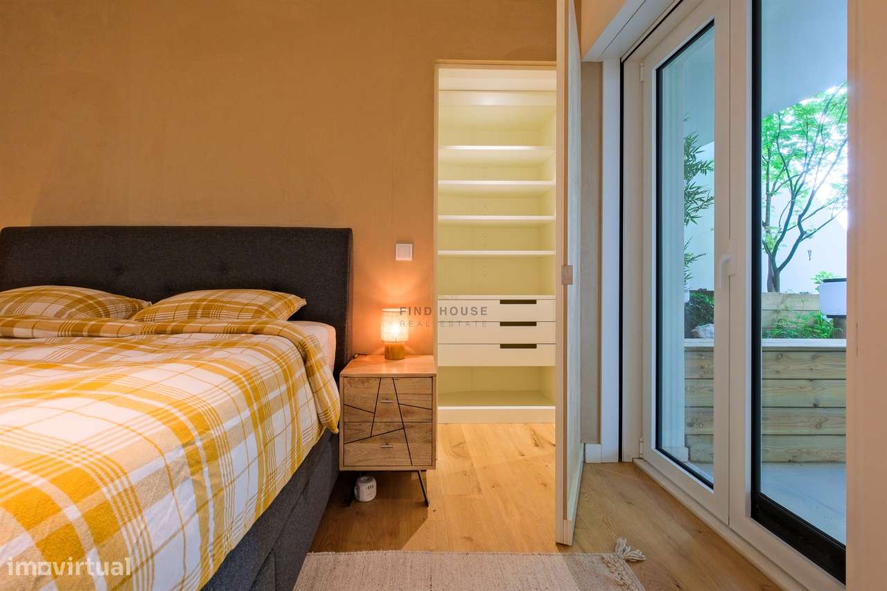 Apartamento T3 em condomínio privado, com terraços e garagem, no Prínc-50