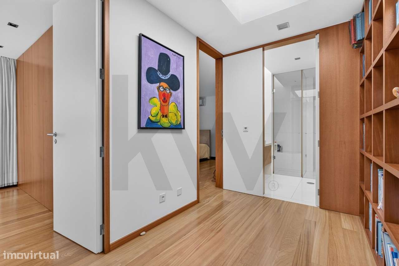 Moradia T5 de Luxo com Piscina e Lote de 2.773 m2-40