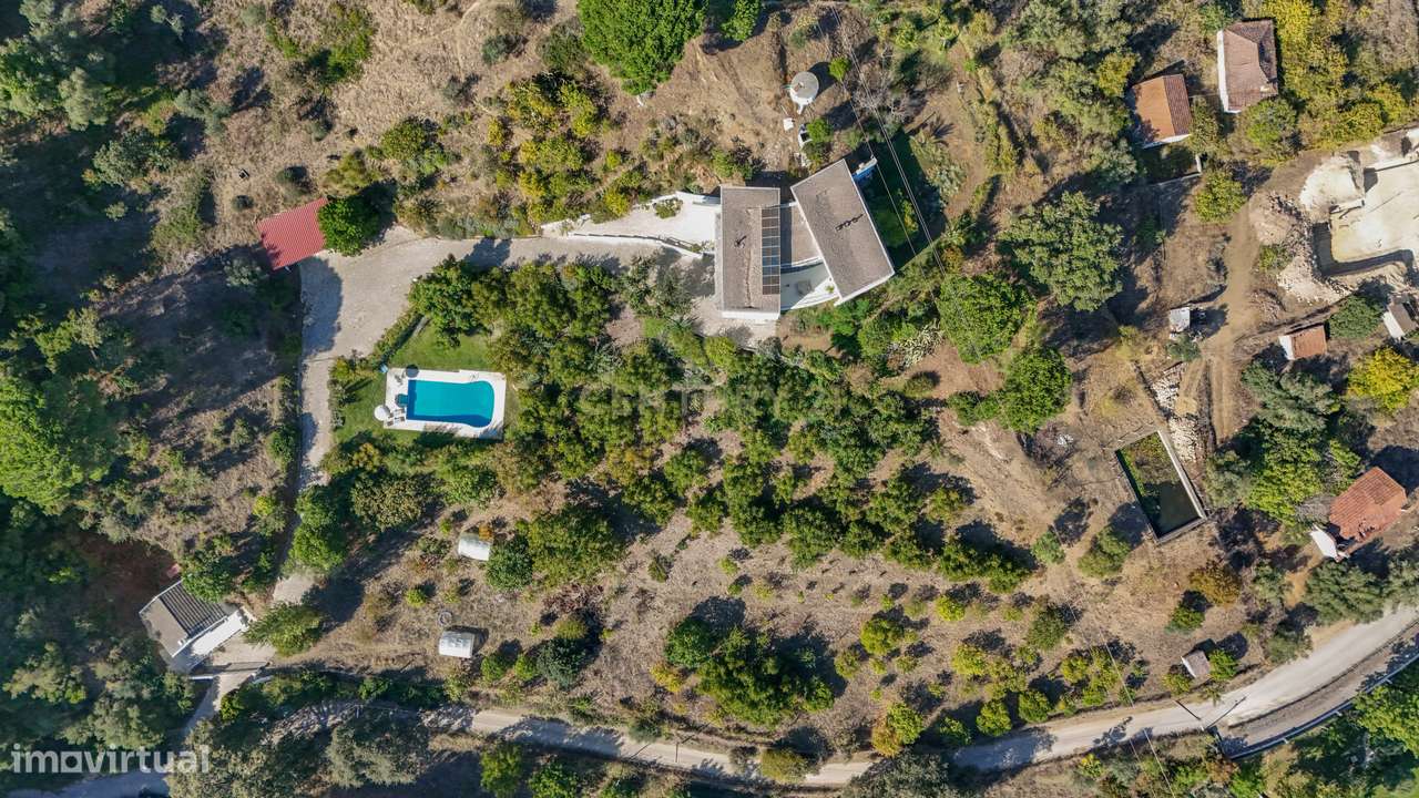 Quinta na Arrábida com moradia T5 de 364 m2 em lote de 13 520 m2 Onde-38